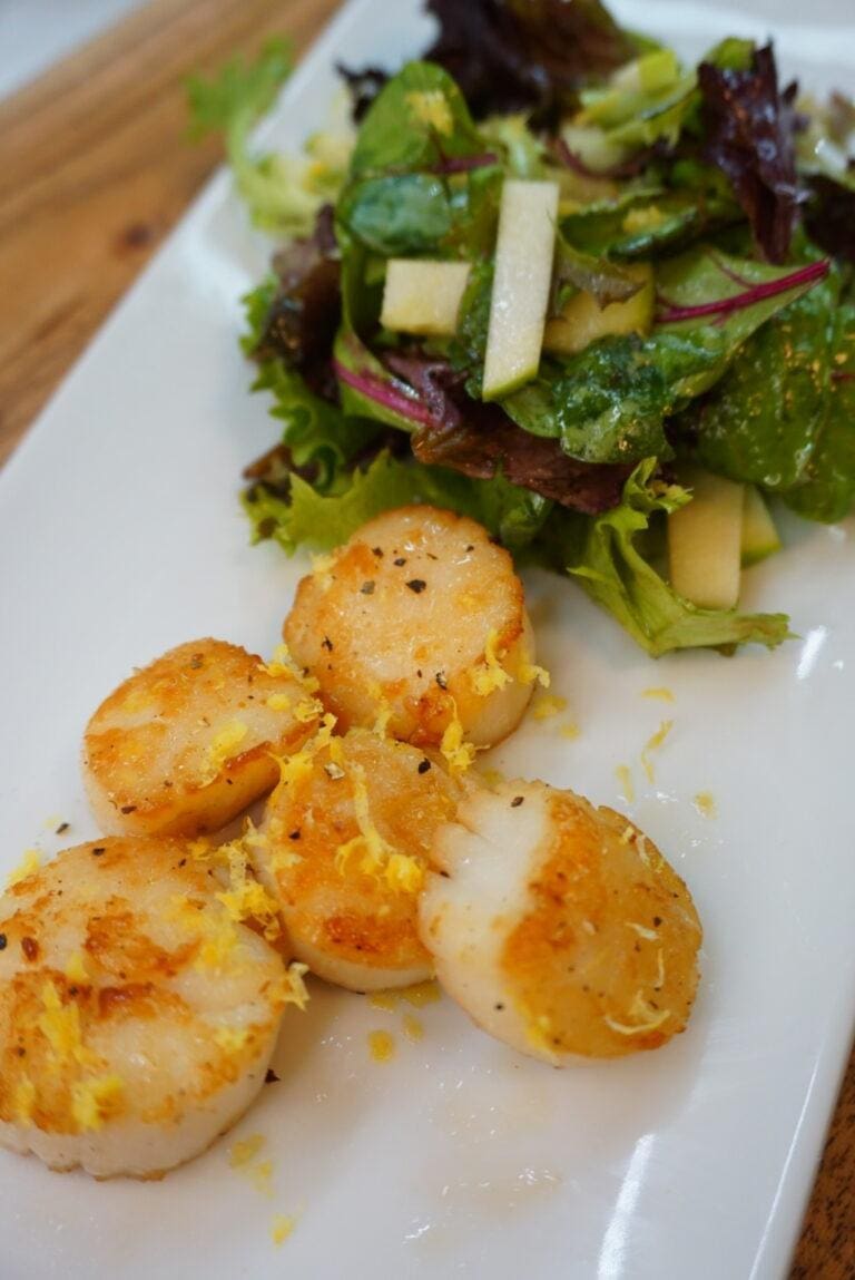 Scallops and Zesty Apple Salad